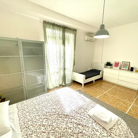 Apartment To 352